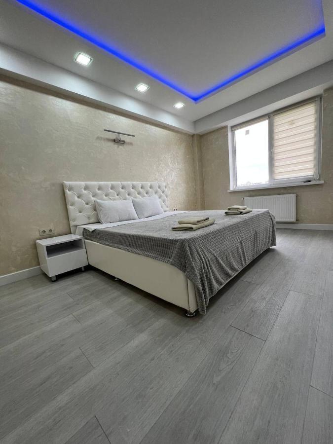 Luxrent *